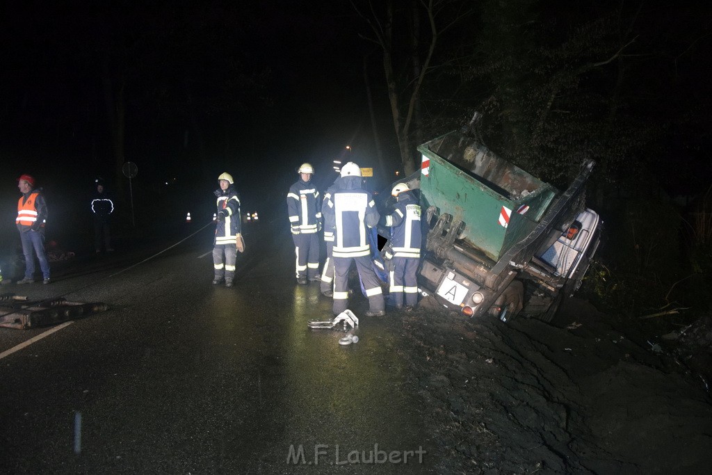 Container LKW umgestuerzt Koeln Brueck Bruecker- Dellbruecker Mauspfad P202.JPG - Miklos Laubert